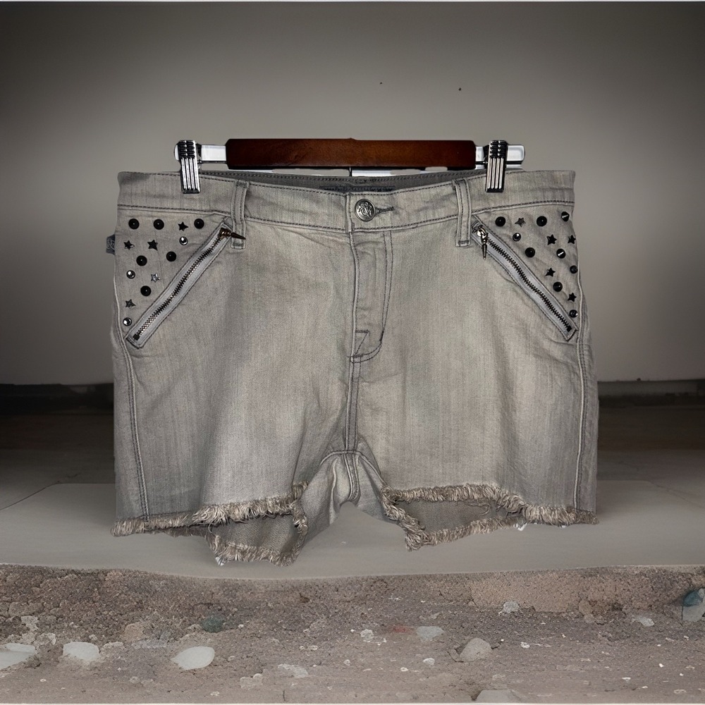 Rock & Republic Frayed Pixie Cut Off Spikes & Studs Jean Shorts Womens Sz 12